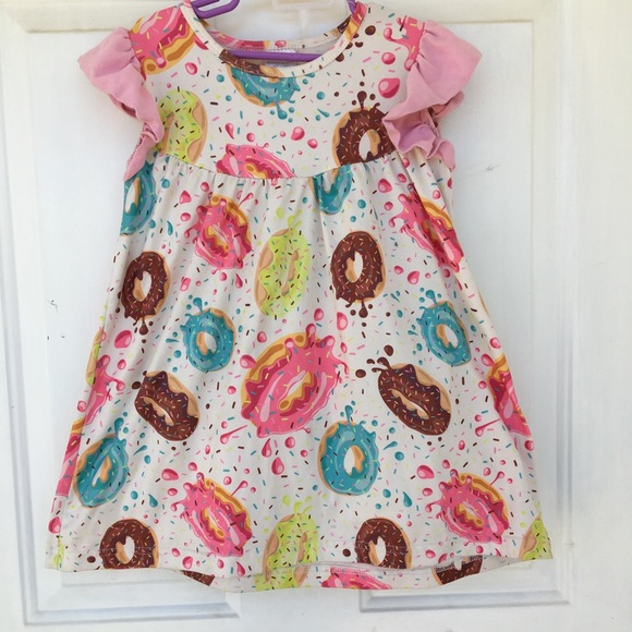 Outfit - Picture 1 of 2